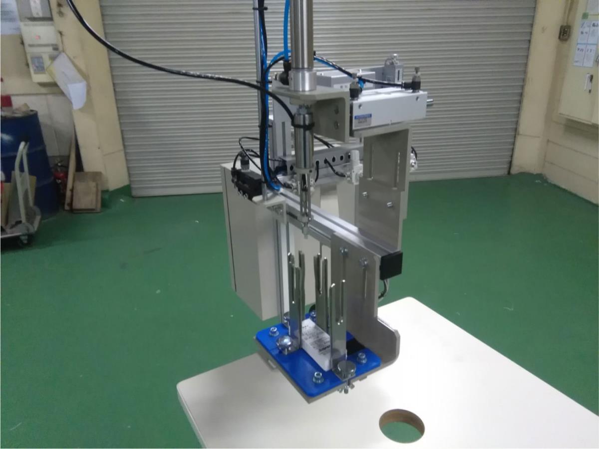 ネームのピックアップをお手伝い！ネームピックアップ装置