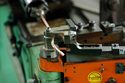 【設備紹介】自動曲機