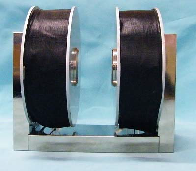 電磁石 卓上型高磁場発生電磁石(広コイル間)