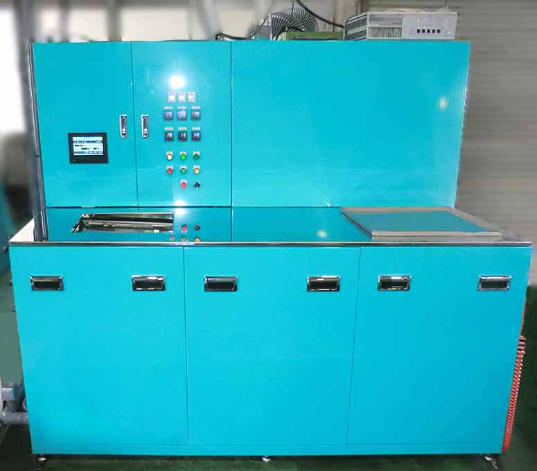 省スペース＆全自動　一槽式真空洗浄装置