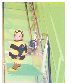 昇降機『ベアリングローラ&スプロケット駆動式昇降機』