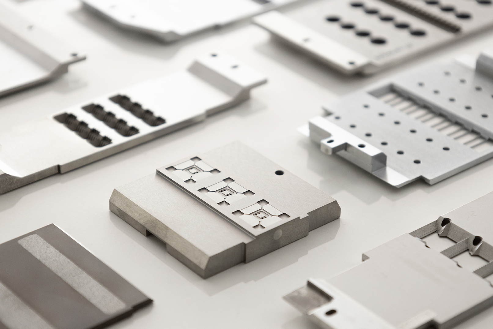 ダイボンダー・ワイヤーボンダー治工具製造