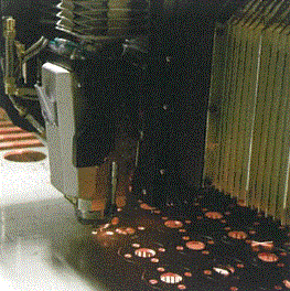 薄板の切断と曲げ加工サービス