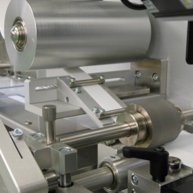 【製作事例】イムノクロマト製造用オートラミネータ（医薬品／製造）