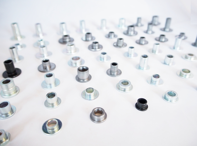 金属部品　圧造サービス