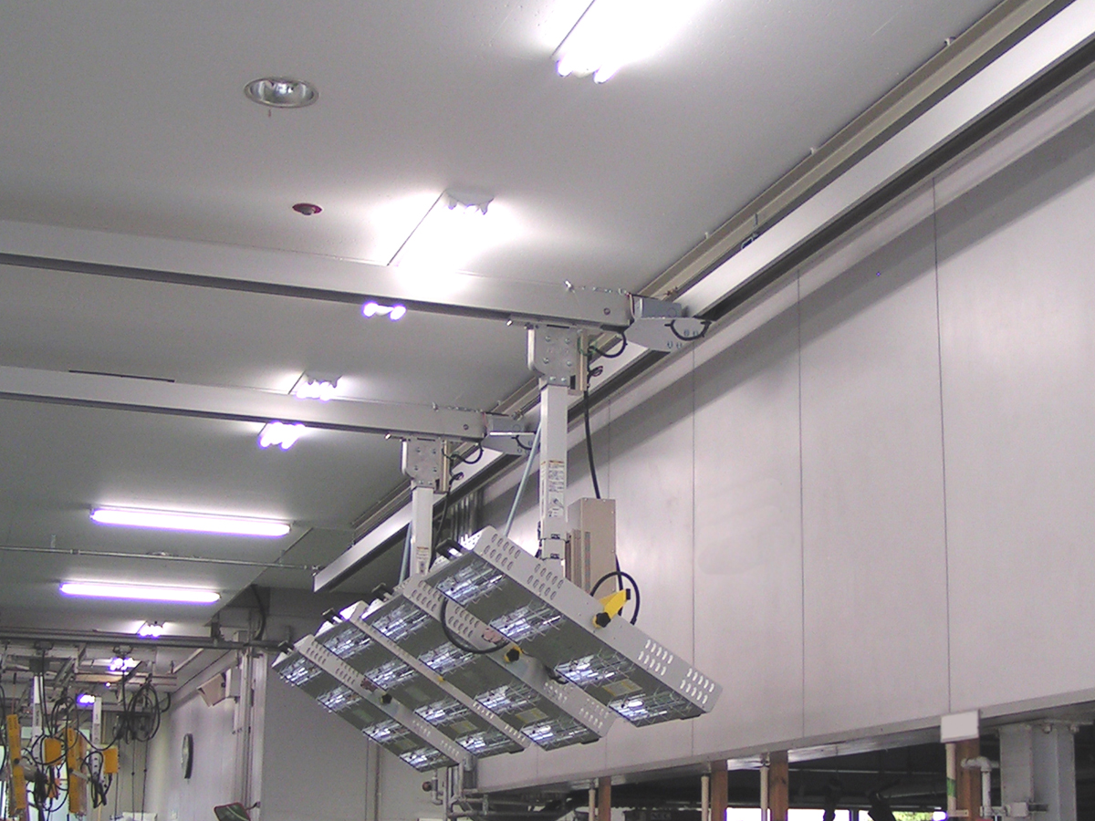 近赤外線塗装乾燥機プロモ　レールハングシステム