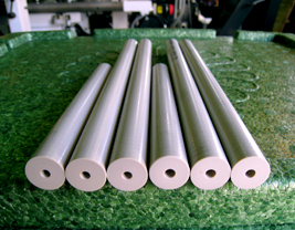 ガンドリル加工　加工実績【樹脂素材】