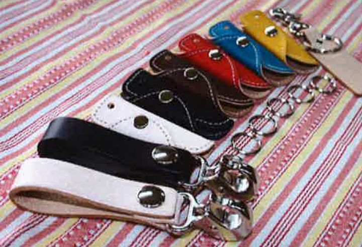 『本革&アンティークキーホルダー』