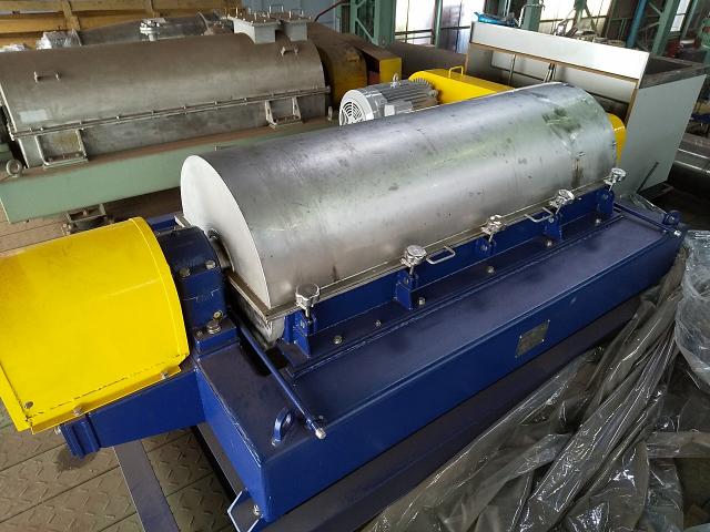 横型連続式（デカンター）遠心分離機