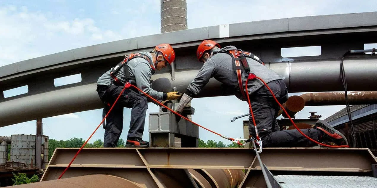 Permanent fall prevention horizontal lifeline (HLL) for roofs, rooftops ...