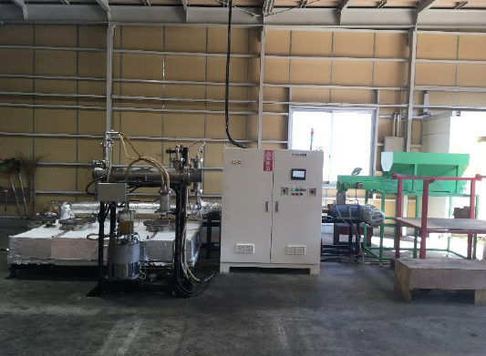 廃プラスチック油化装置（第5世代）
