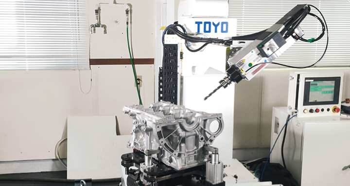 複雑な操作が不要の6軸バリ取り装置【導入事例進呈】