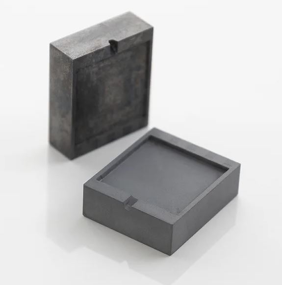 半導体モールド用　ポーラス超硬製金型