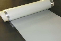 キュア工程での加圧フリー「熱伝導接着シート iCas KR」