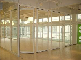 ガラススライディングウォール