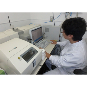 粉体の顆粒化・結晶物粉砕・添加・混合などさまざまな受託加工案内