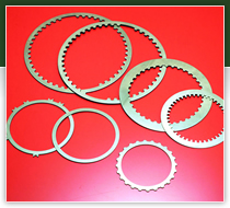 鋼板プレス加工サービス