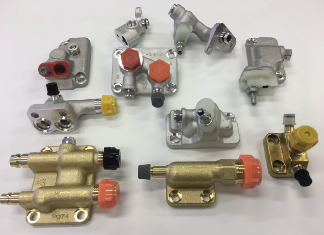 カーエアコン用フランジ関連部品