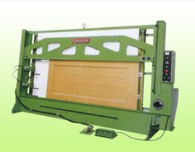 側圧シリンダー付建具・ドア組立機『KK-3D』