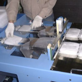 ドライアイス専用包装機『DIラッパー S-25型』