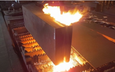 板厚100mm～800mmの鋼板を極厚精密溶断可能