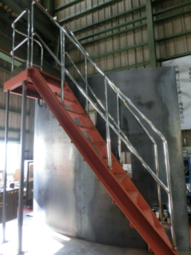 螺旋階段　SUS階段手摺　 組付確認