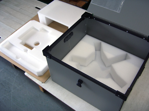 【事例紹介】医療機器を輸送するためのプラダンコンテナ