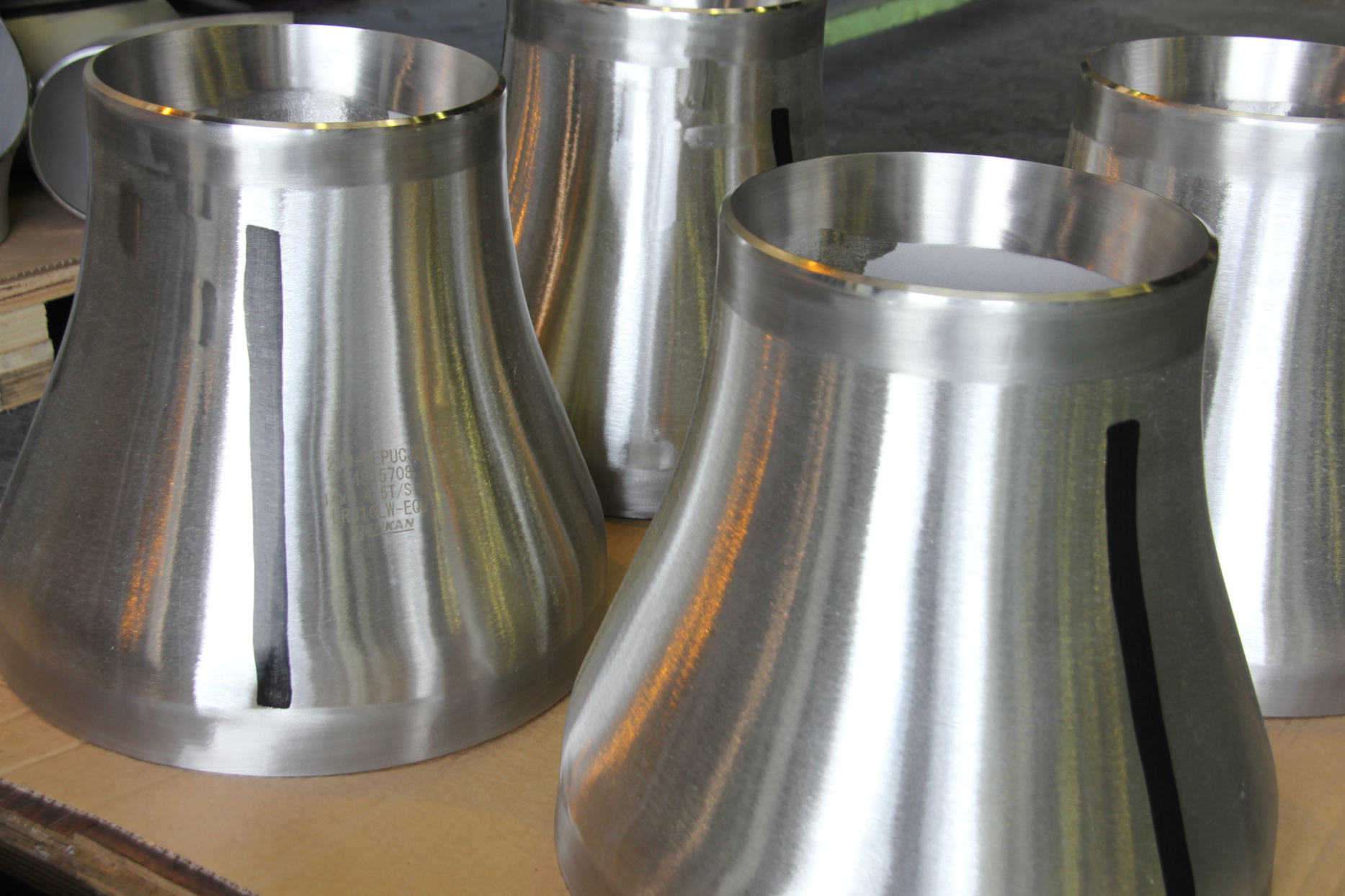 (亜鉛除去品) ベンカン機工 白溶接継手 (偏心S) RE 125Ax65A ※亜鉛除去後、発送致します。納期：3〜4営業日で出荷