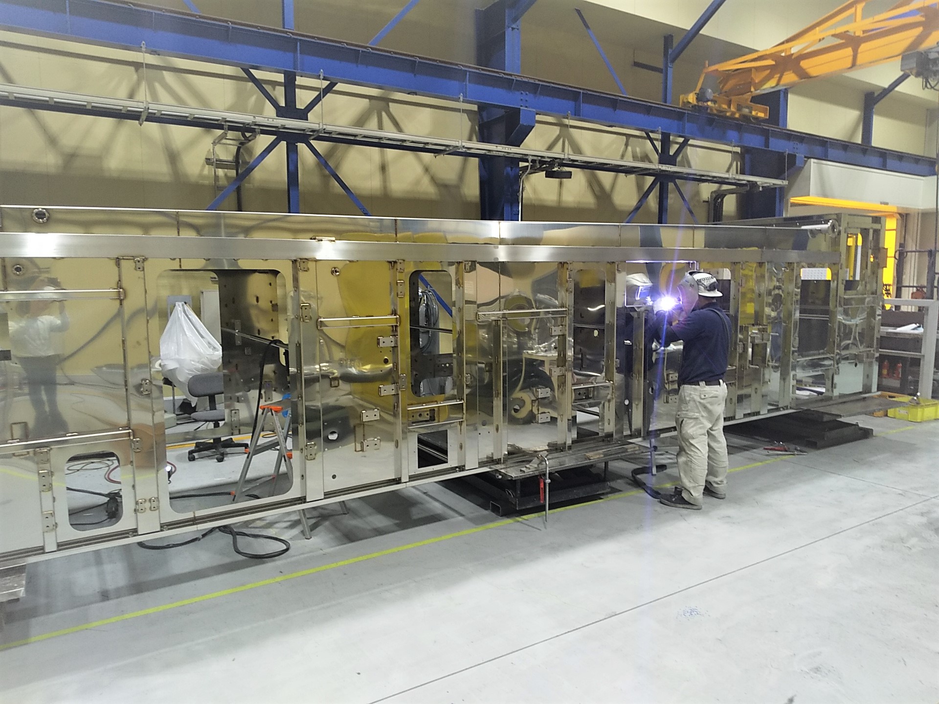 【大型製品対応可】サニタリー製品等のバフ研磨仕上げまで一貫対応 