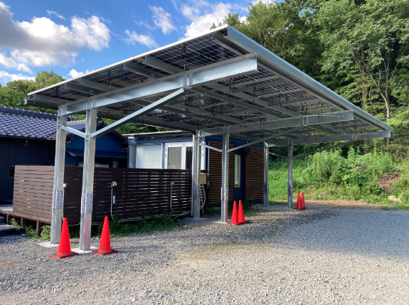 【導入事例】Santi ソーラーカーポート(4台用)