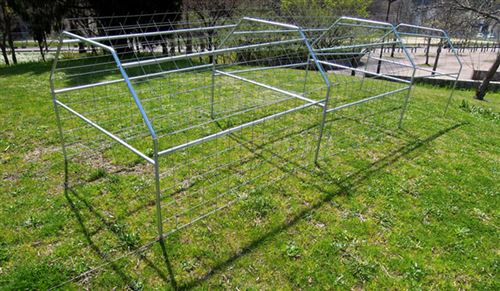 アーバンイノシシにも、法面のシカ・イノシシ侵入防止資材　シカ矢来