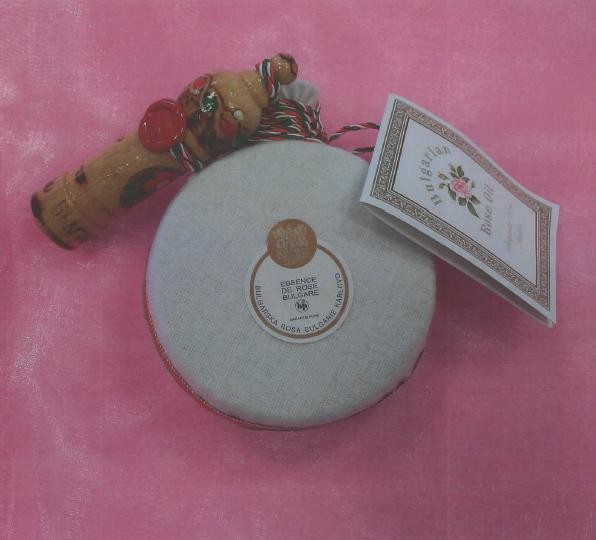 ブルガスカ・ローザ・カルロボ　ローズオイル