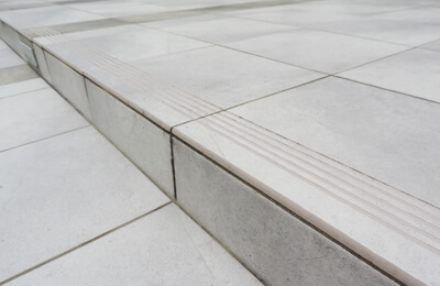 【全てオーダー加工】石と向き合い自由自在に加工します