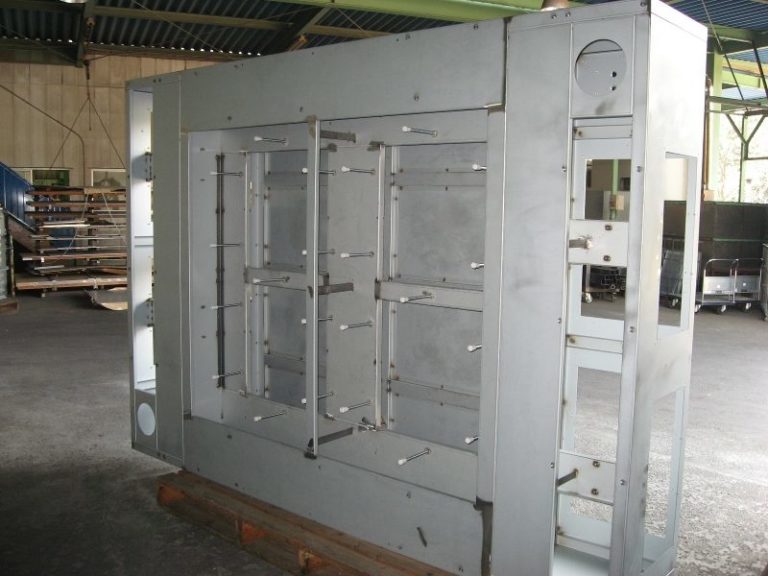 精密板金加工サービス