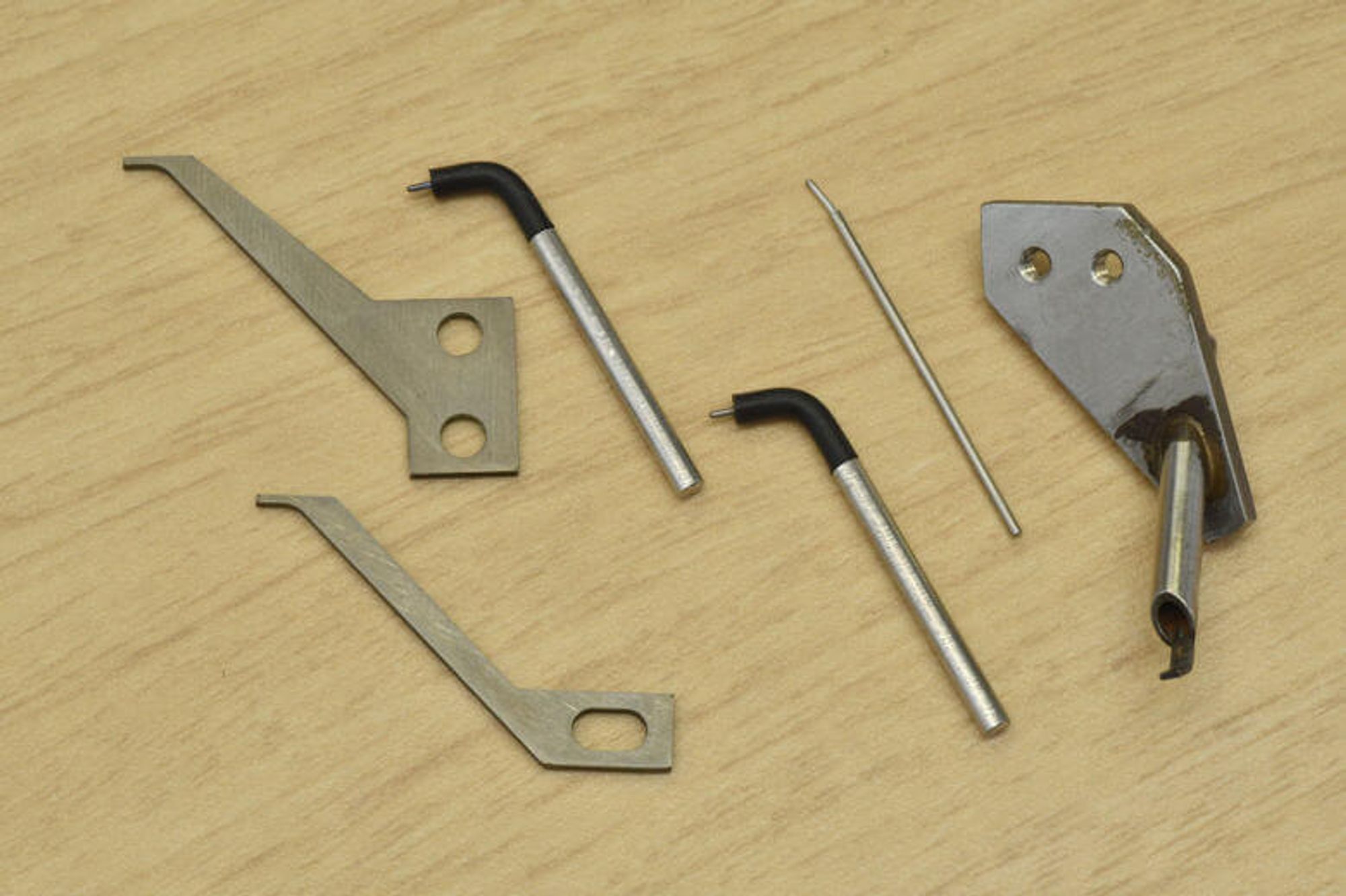 良好な電流密度を約束するワイヤーボンディング用スパーク電極