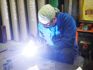 精密板金加工サービス