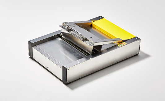 A4ペーパー専用三つ折り機『Oru3（オルサン）』