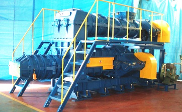 真空式土練成形機