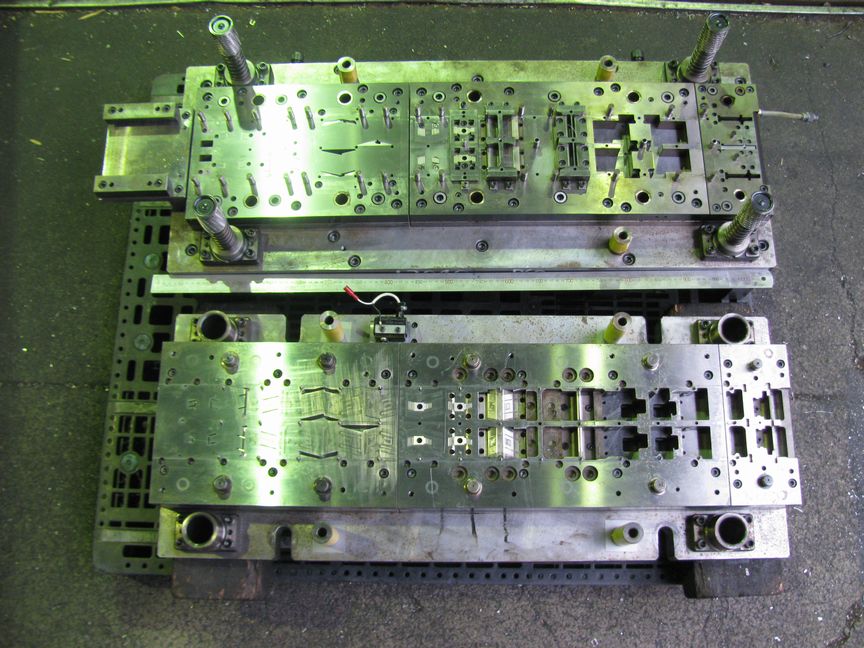 プレス金型設計製作サービス