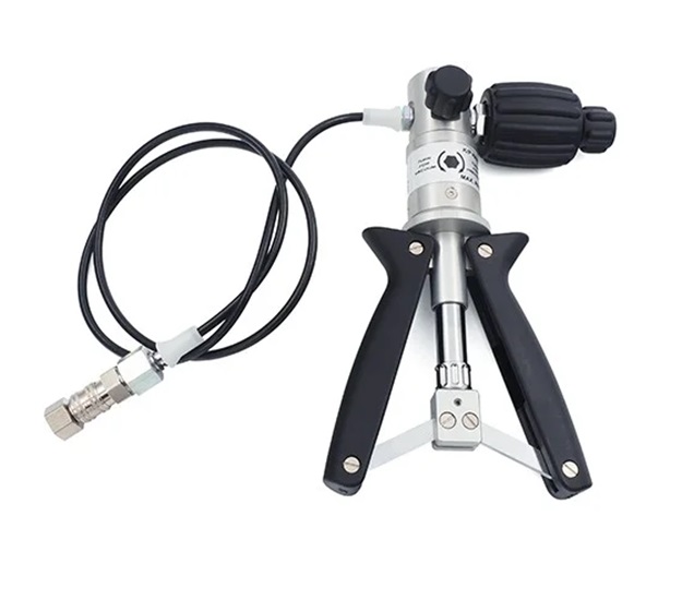 ケラー社 圧力校正用ハンドポンプ K/P | KELLER Pressure - Powered by