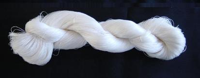 洗濯機で洗える天然シルク「新形質生糸　但馬あかり」