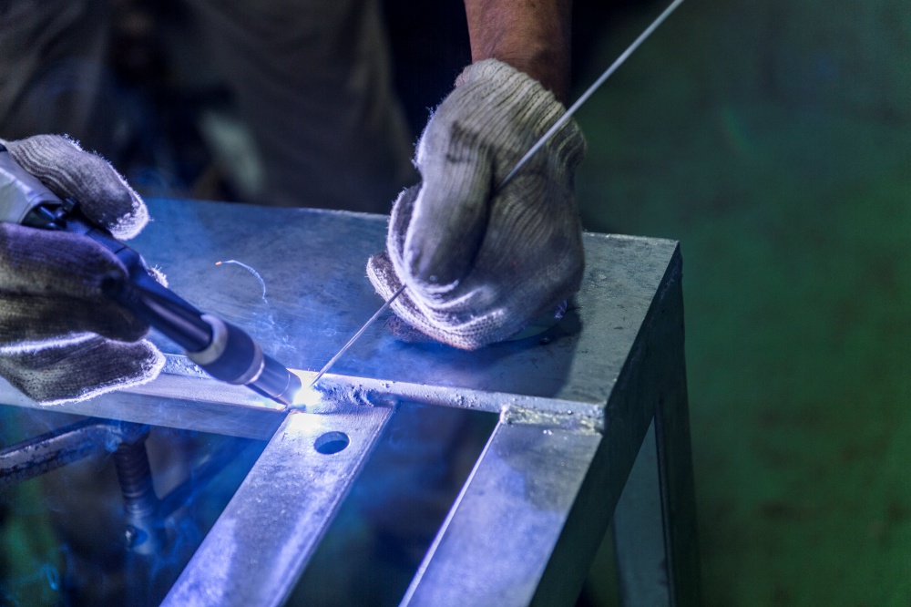 金属板金加工サービス