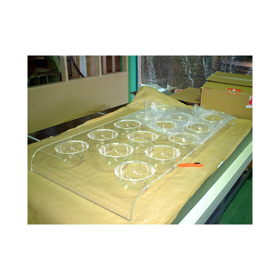 アクリル什器(R曲げ加工品).jpg