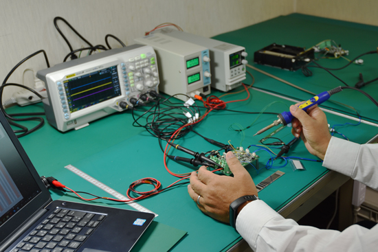 電子機器　開発・試作サービス　