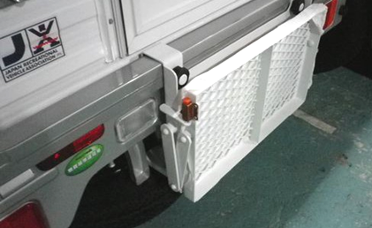 【加工事例】マイクロバス用『乗降ステップ』