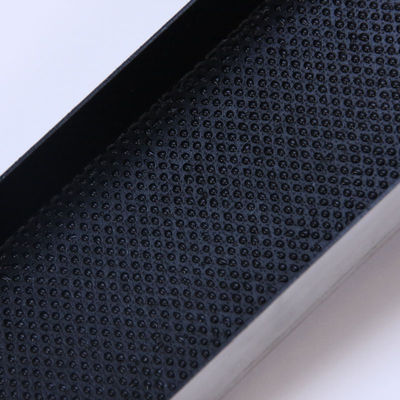 【医薬業界事例】輸液パック搬送トラブルをフッ素コーティングで解決