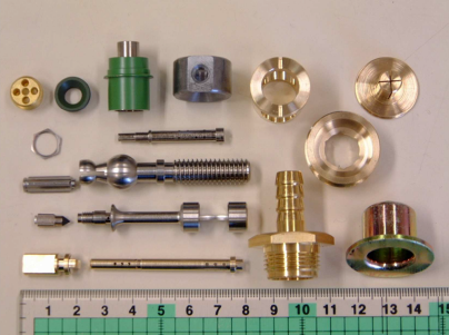 自動車関連部品　精密機械加工サービス