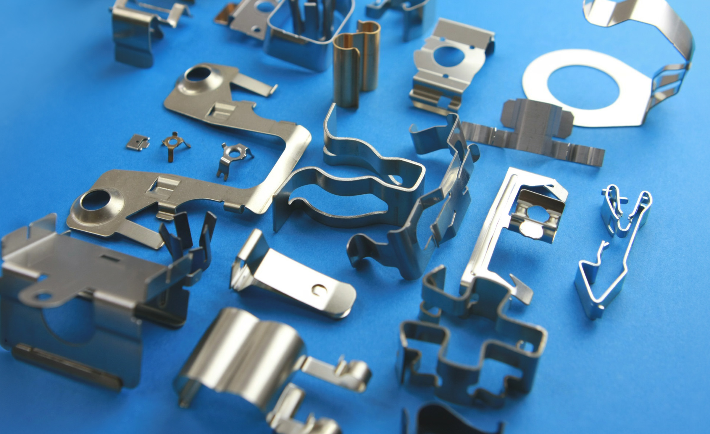 薄板精密バネ加工