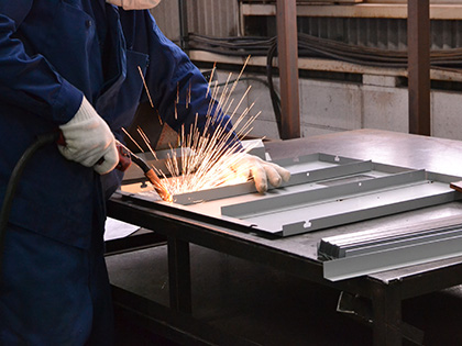 精密板金加工サービス