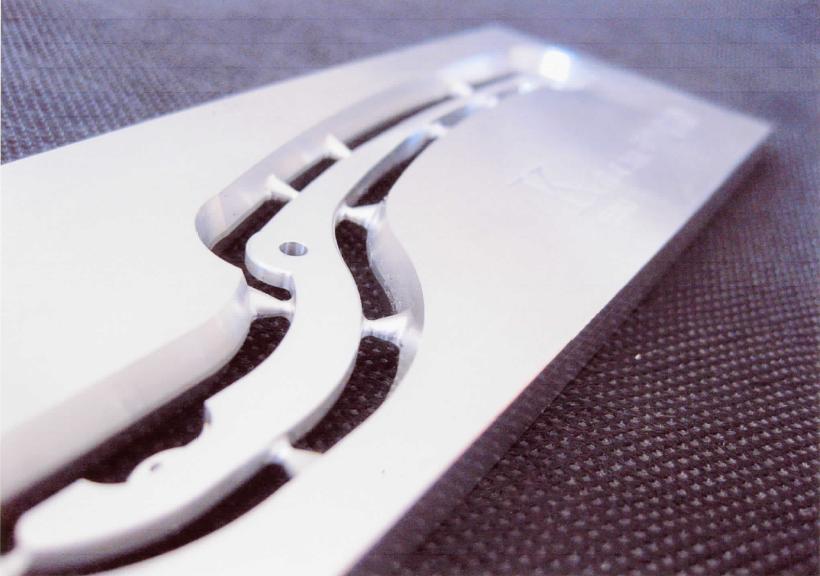 加工例　造型加工（医療器）